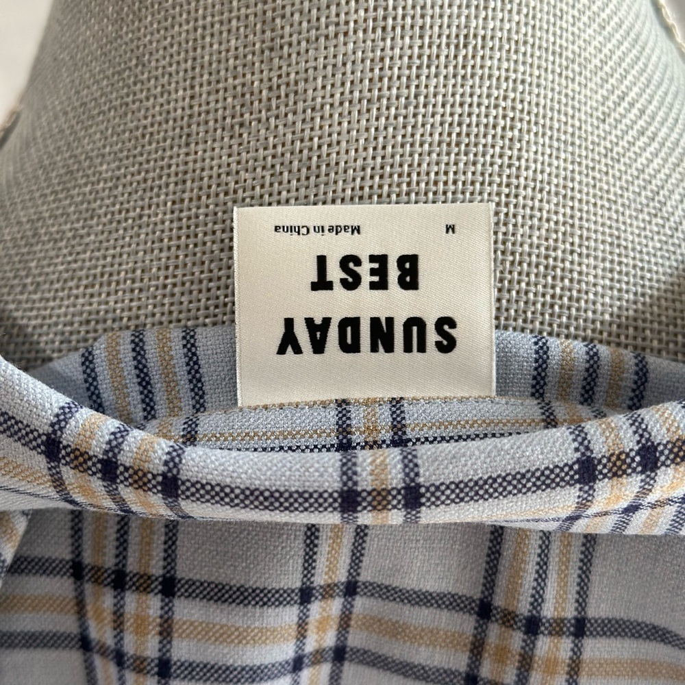 Aritzia - Sunday Best Button Up - Picture 2 of 8